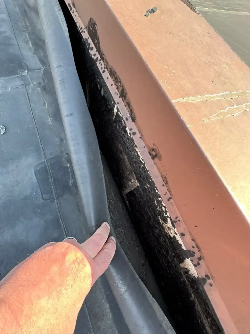 Manufacturer-certified roof installation in Converse
